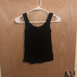 Cropped black tank top
